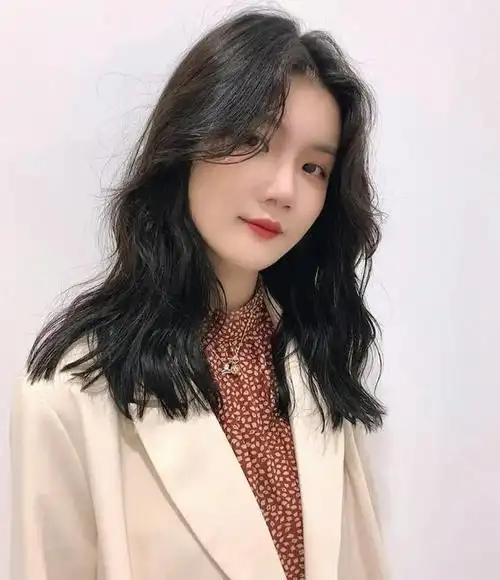 法式八字发型(不要扎头发 不要扎头发 会变高额头的 这款法式八字刘海