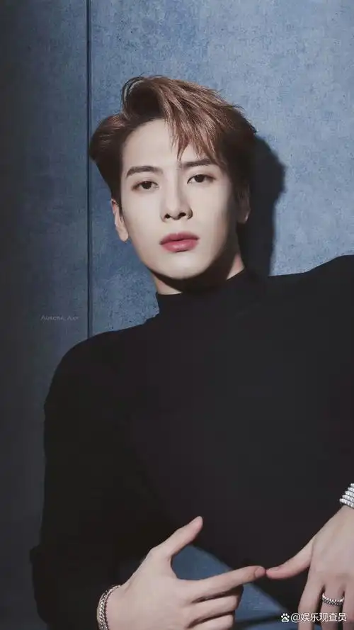 王嘉尔偏单飞,艺术追梦能否击碎商业桎梏?