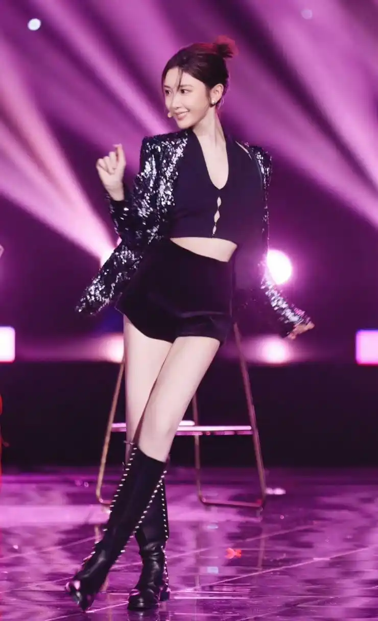 毛晓彤舞台上的魅力