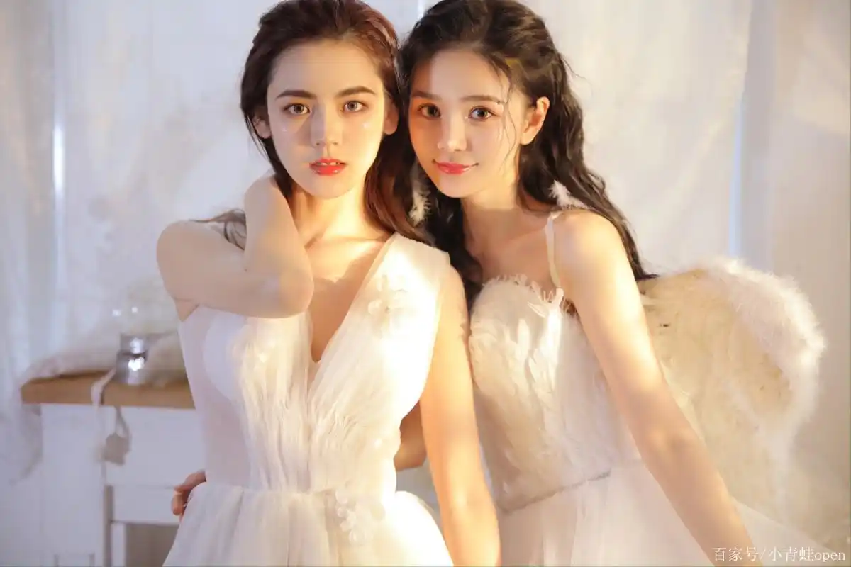 仙气满满的两位美少女 闺蜜写真集