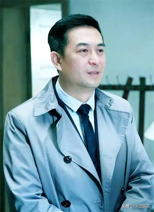 《蜗居》35集电视连续剧中宋思明的饰演男演员张嘉益美男照2_图片