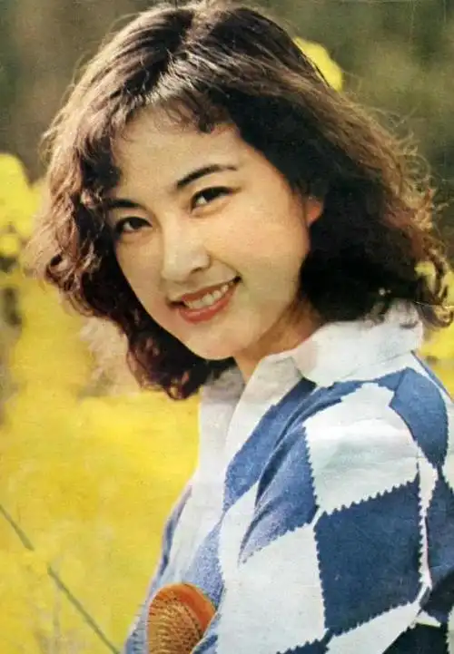 刘晓庆无论是颜值还是身材都无可挑剔,她的事业一直风光无限,年轻时更