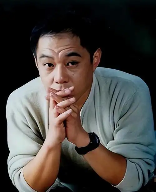 回顾赵君与郑卫莉离婚20年前妻嫁给杜淳父亲而他59岁仍然单身