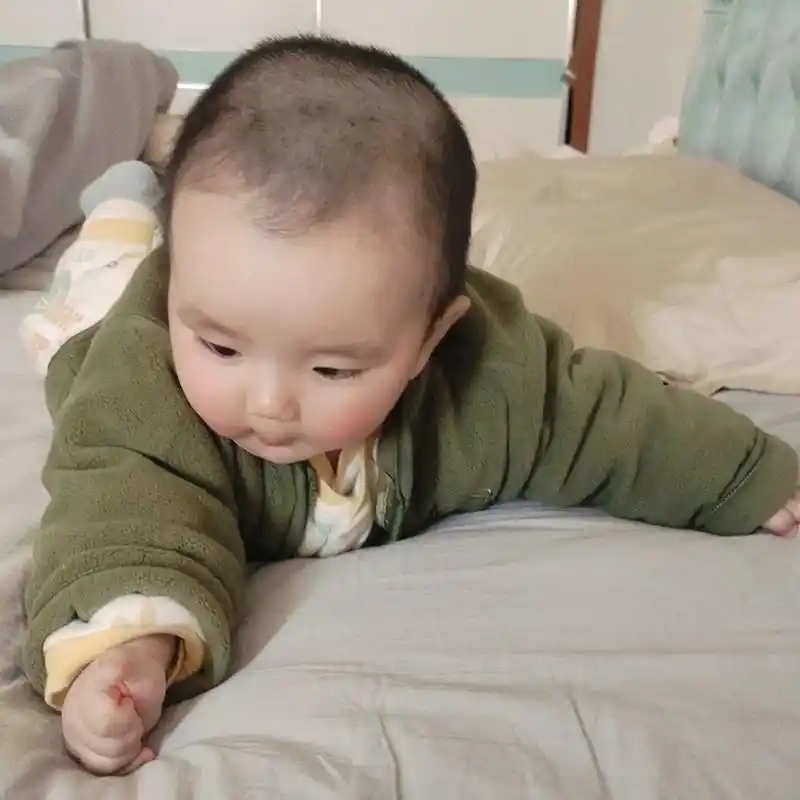 宝宝出生头就又尖又长,第一次做妈 - 抖音