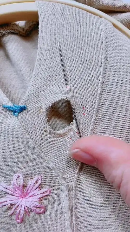 衣服破洞这样补,简单又好看,真是太美了!