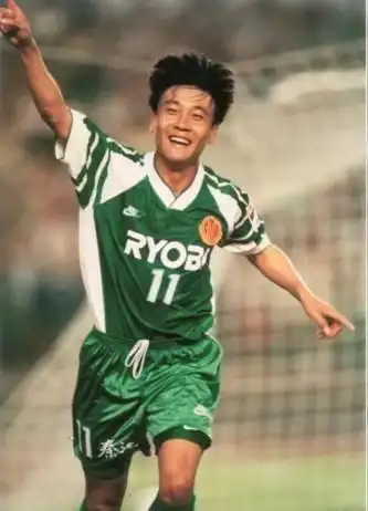 前中国足球国家队国脚高峰,是如何辜负未婚先孕的那英?