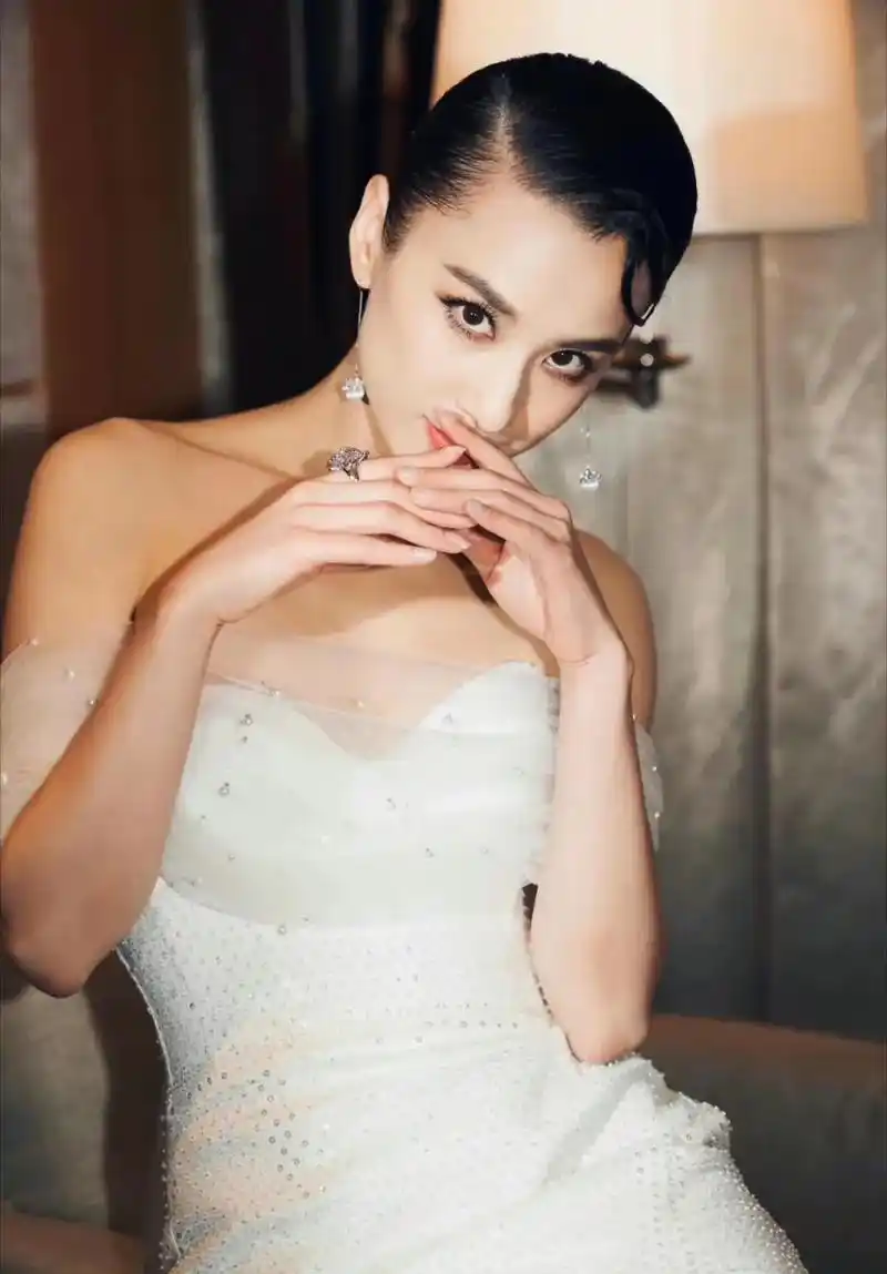 黄圣依.#御姐 #好看的小姐姐 #美出高级感 #狂飙之大嫂气 - 抖音