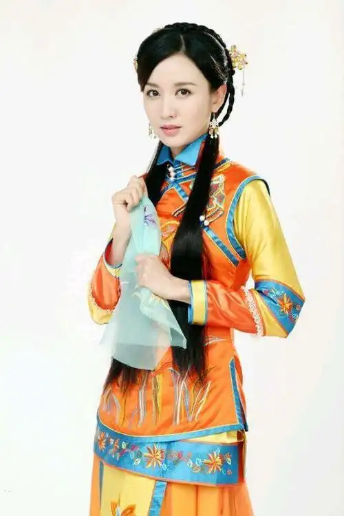 张萌饰演吴翠翠《情定三生》肖涵饰演伏蓉《爱无痕》李心艾饰演寇兰芝