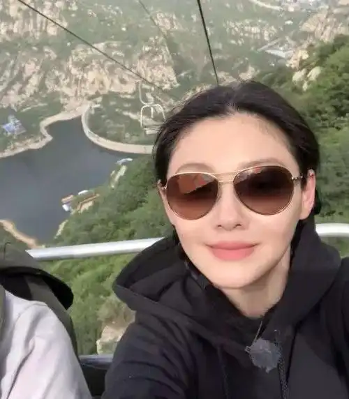 大s发生活照,无ps无滤镜,皮肤好到令人羡慕_网易订阅