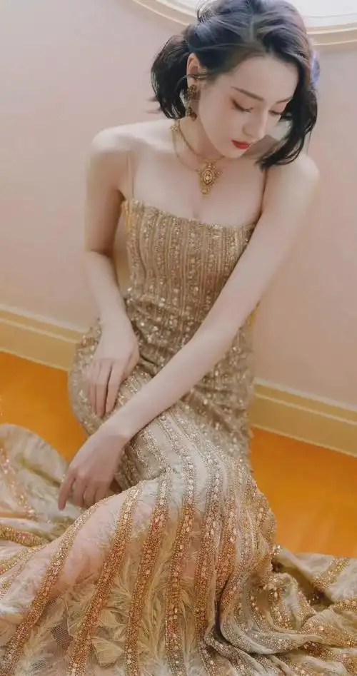 迪丽热巴人鱼公主优雅迷人