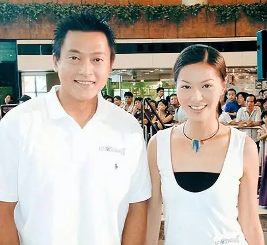 渣了滕丽名9年和小20岁女大学生的魏俊杰他的下场令人唏嘘