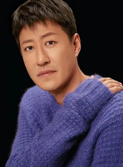 回顾于震一婚妻子说他家暴二婚妻子说他宠妻哪一个是真实的