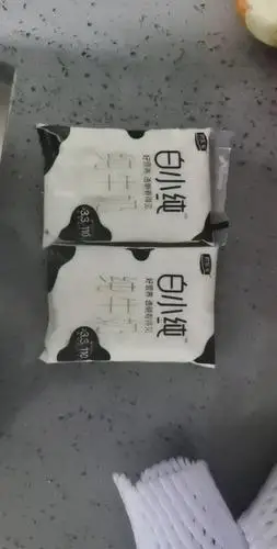 君乐宝白小纯180ml*12袋纯牛奶透明网红早餐纯奶小白奶晒单图