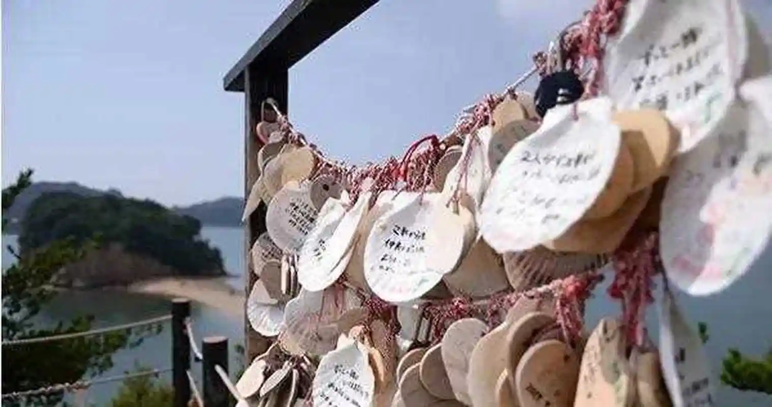 在小豆岛的观光地中人气很高的"天使之路".