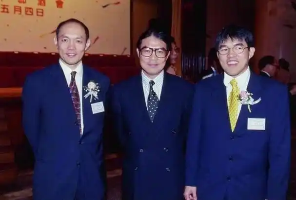 霍启刚从政,霍启山从商,霍启仁该怎么办?