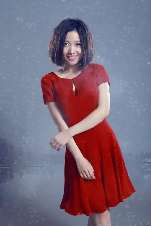 姚贝娜圣诞时尚大片