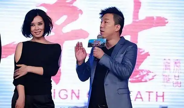 她曾把黄渤吻到害羞,与导演同居12年遭抛弃,如今身价高达40亿