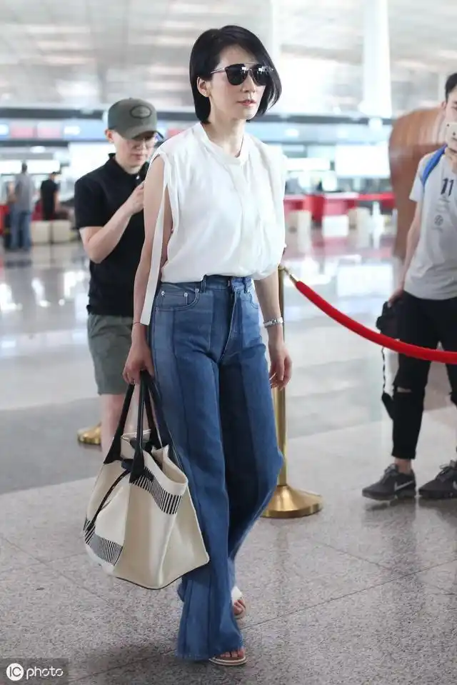 俞飞鸿机场美照,美人不迟暮