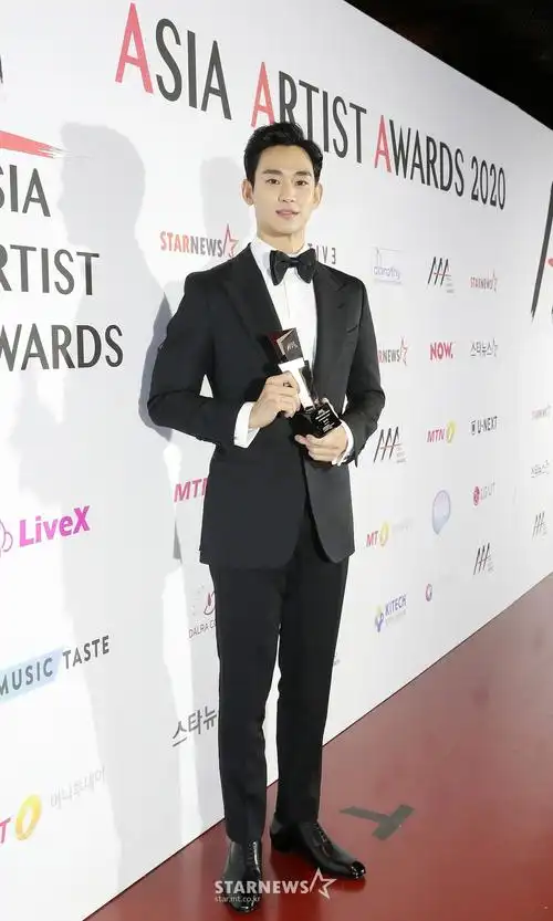 p>金秀贤,1988年2月16日出生于韩国首尔,韩国男演员.