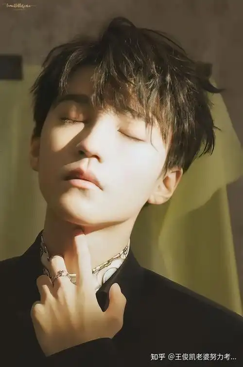 有没有王俊凯最近的神图呀,想看他长大之后的样子?