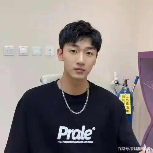 年底男生发型怎么剪才帅呢?试试这3款,剪完简直太帅了!