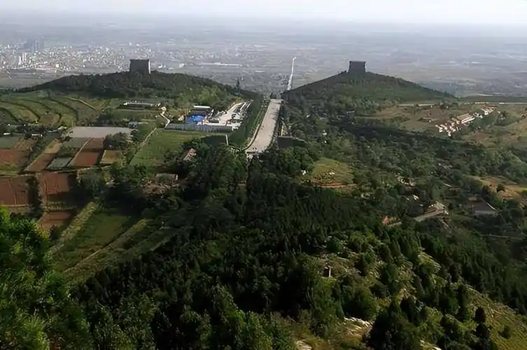 为何武则天墓无人敢挖,只要有人盗墓,天空就出现异像