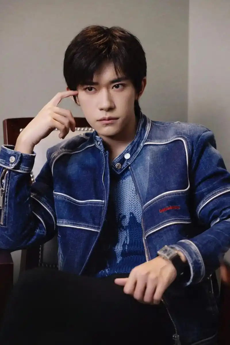 易烊千玺清扬品牌代言人 2024新鲜的千玺弟弟#易烊千玺 - 抖音