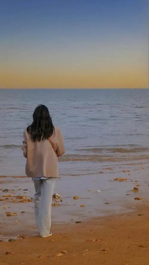 看向大海的人会成为大海