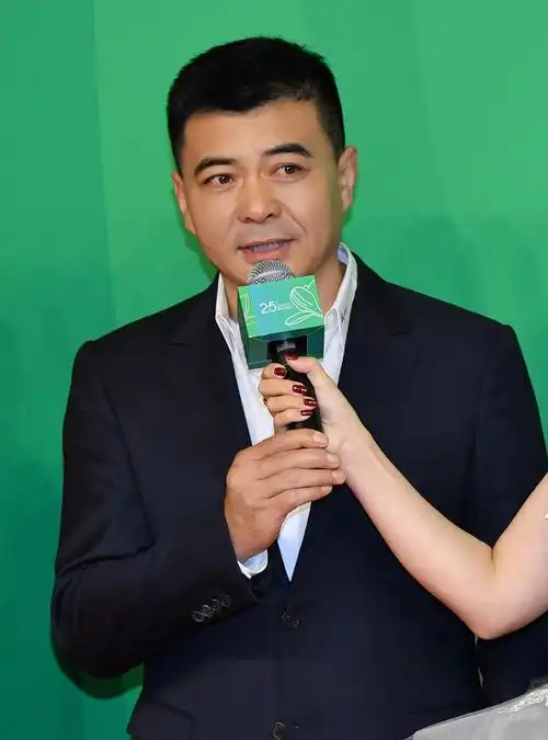 王新军个人资料图片(王新军41岁妻子秦海璐娇俏可人) - 赤虎壹号