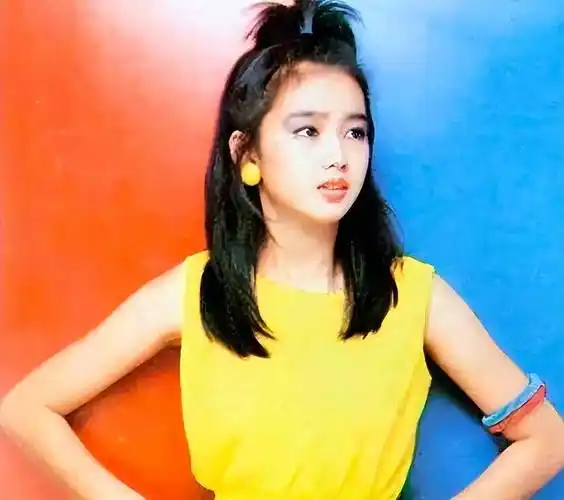 作为巨星刘德华的女儿,刘向蕙从出生起就注定与众不同.