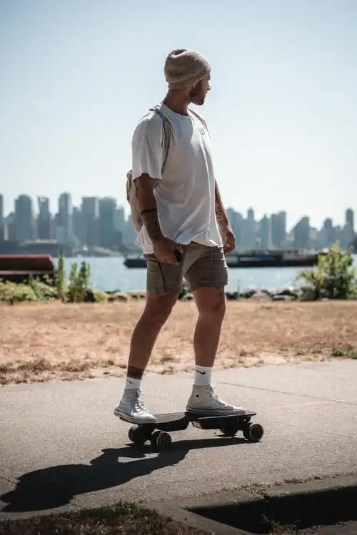 补充五公里内的短途出行需求,"meepo"推动电动滑板作为满足交通需求的