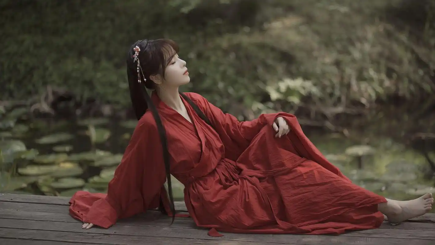 红衣古风美女高清桌面壁纸