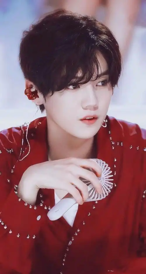 jokerxue的鸡翅通过花瓣iphone客户端采集于2021-03-09 20:47:01鹿晗