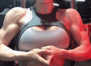 加拿大冰舞女选手"胸肌拉丝"吓坏网友:这是变性人吧?