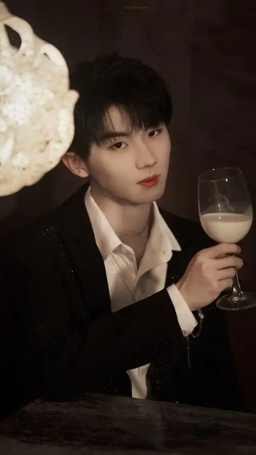 艾丝薇雪从张硕皙转采于2022-01-02 14:33:21#明星壁纸#马嘉祺tnt艾丝