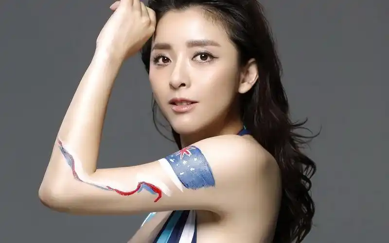 美女演员黄小蕾率真写真