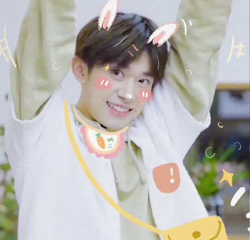 易烊千玺# 千玺萌图来袭!