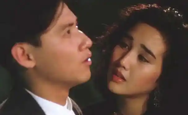 在香港拍戏那段时间,柏安妮曾与吕良伟,周润发,周星驰,张国荣等众多大