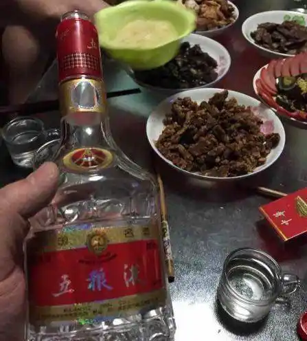 喝酒前偷用一个小方法,让你在酒桌前不容易醉,喝多了也不上头