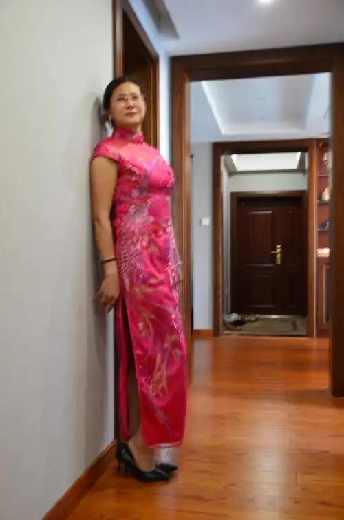 其它 旗袍秀 写美篇这是在曾玉荣家的室内演练,虽都是第一次,每个人都