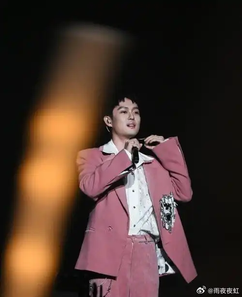 秦昊披荆斩棘唱你飞到城市另一边