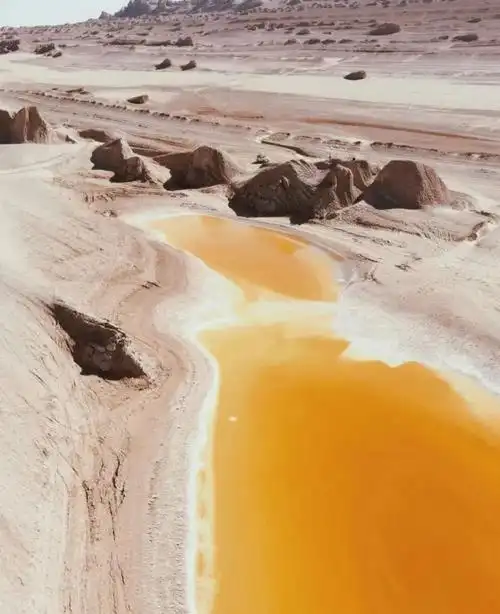底,北起硫磺岛西南至雅浦岛附近其北部有阿留申千岛小笠原等海沟,南有