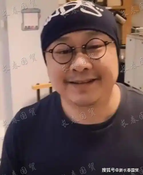 好久不见51岁刀郎近照曝光身材发福竟然撞脸范伟