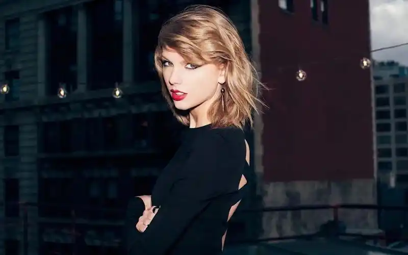 "霉霉"泰勒·斯威夫特的颜值高光,尽情散发吧,这该死的魅力!