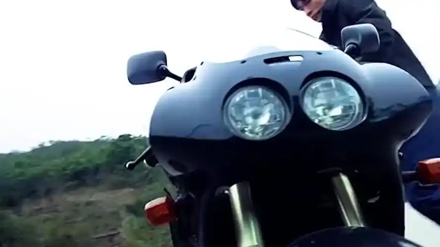 当华仔坐上机车的那一刻,我还以为真要上演天若有情