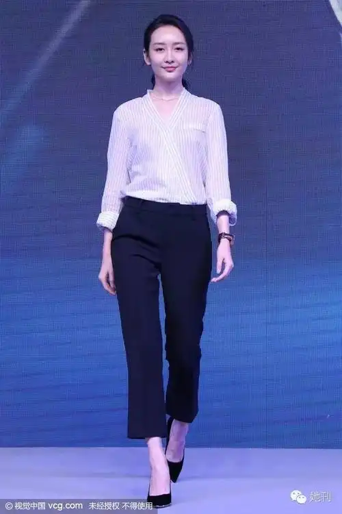 王鸥的大长腿又出来撩妹了你的大长腿还藏着干嘛