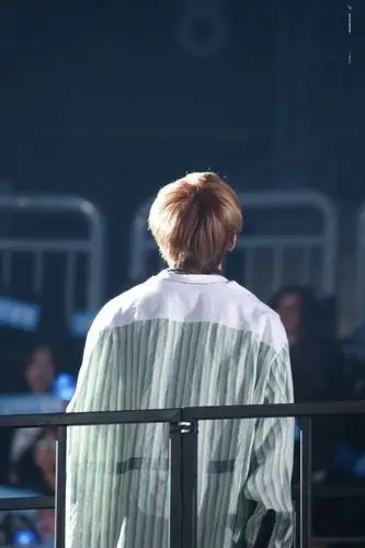 [防弹少年团][分享]170331 背影控福利 见证可爱泰蜕变成熟泰!