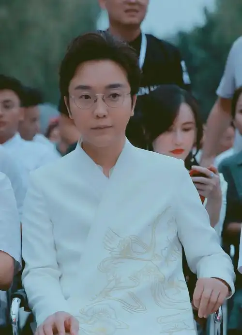 李玉刚处女作在贾樟柯故乡斩获大奖