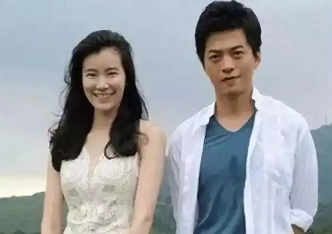 夜读丨音乐诗人,"冷面段子手"李健:对全世界高冷,只对一个人卖萌