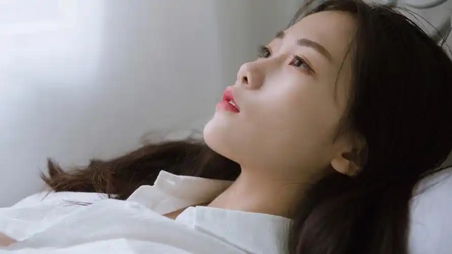 日系美女私房写真高清宽屏桌面壁纸